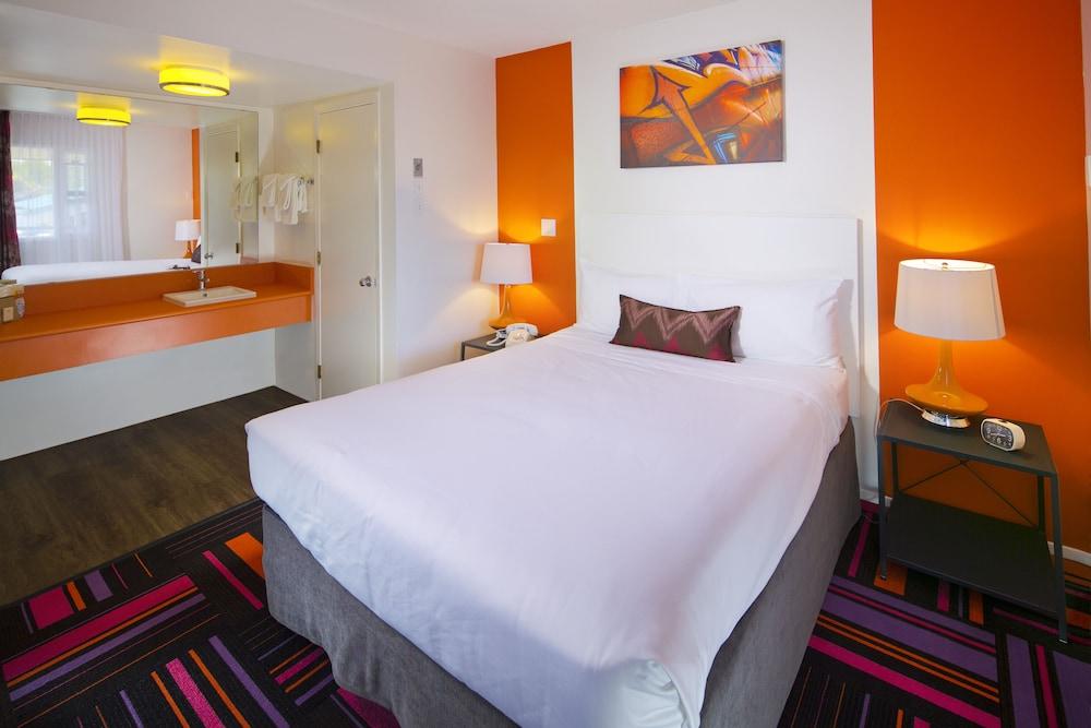 Hotel Zed קלונה מראה חיצוני תמונה