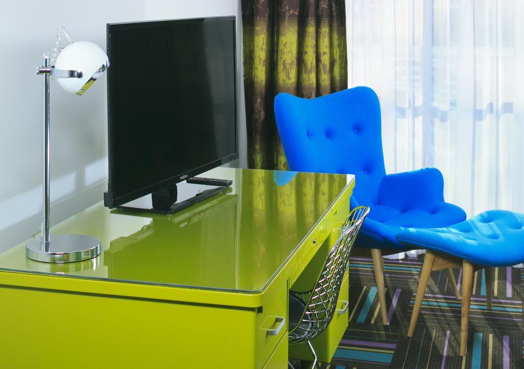 Hotel Zed קלונה מראה חיצוני תמונה