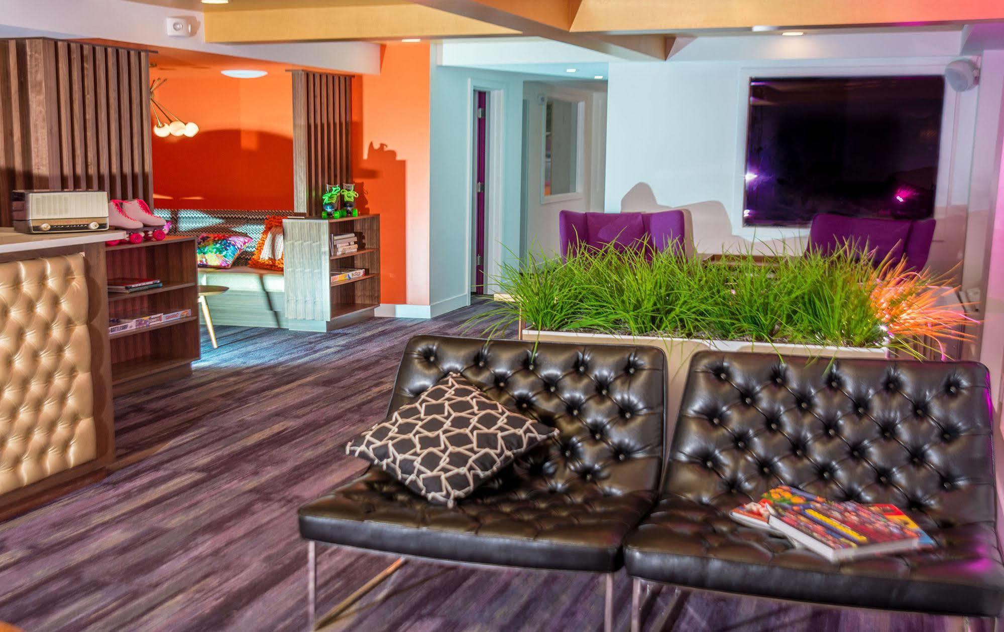 Hotel Zed קלונה מראה חיצוני תמונה